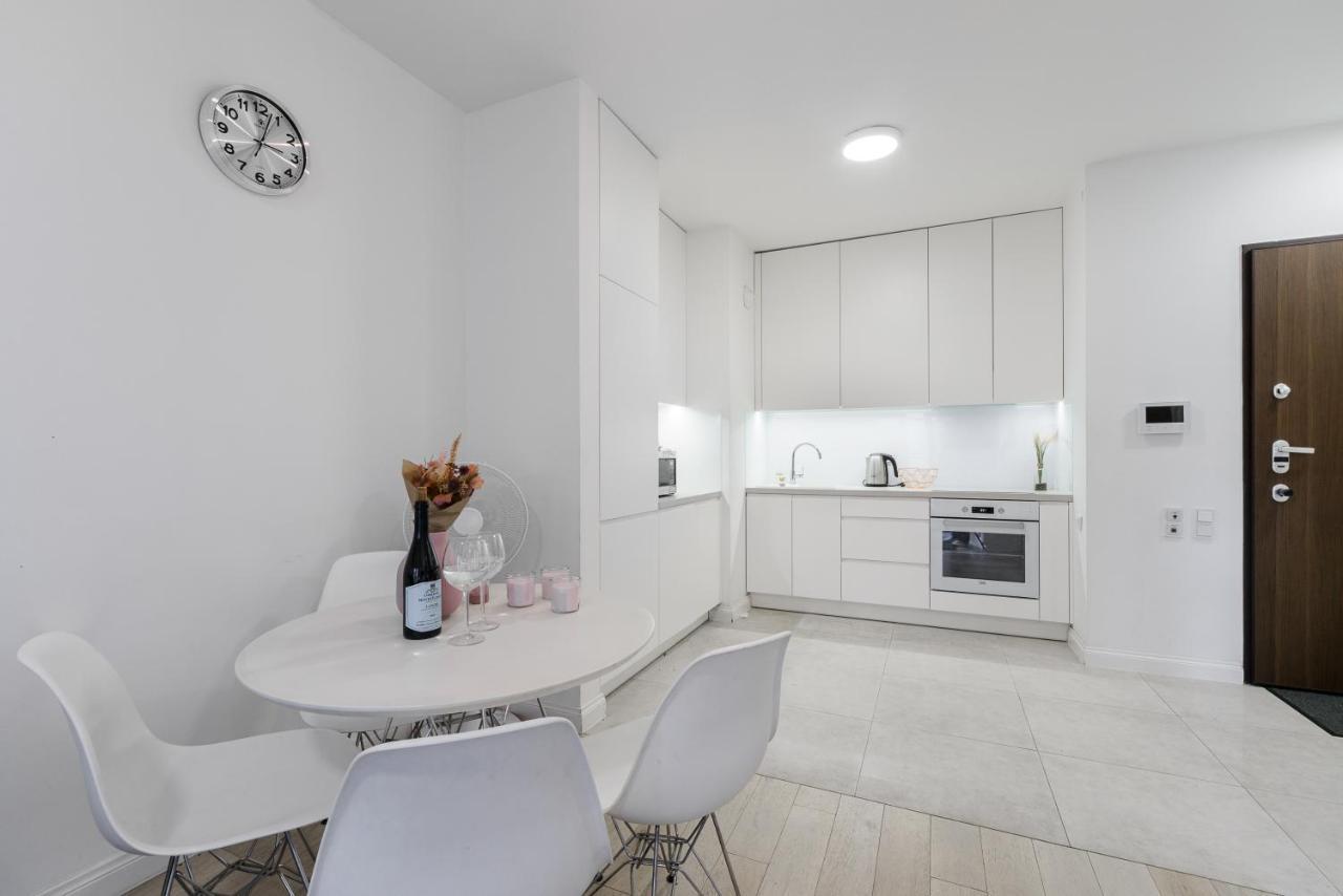 Luxury Apartments On Grzybowska Street In Varsavia Esterno foto